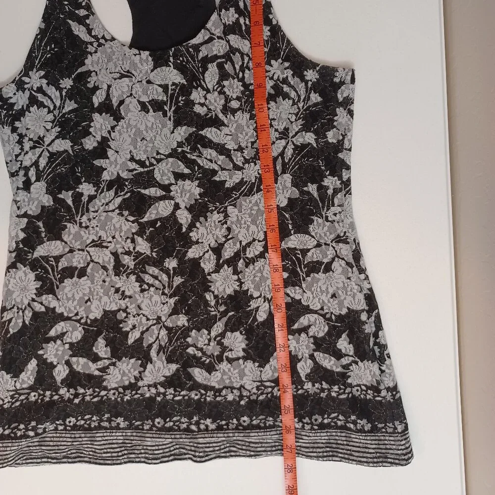 Women's I.N.C. Black& White/Silver Tank with Rough Exterior Material Size Large - Picture 7 of 8